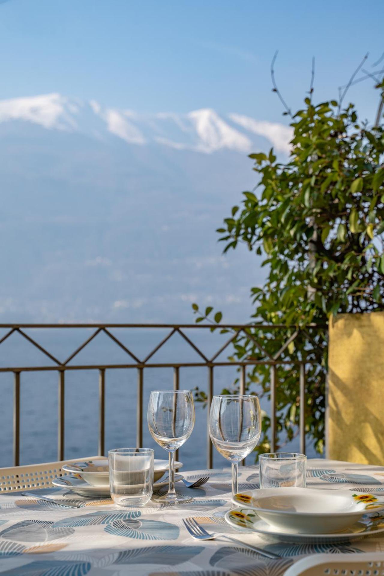 Il Glicine Sul Lago - Wisteria On The Lake Bellano Exterior foto